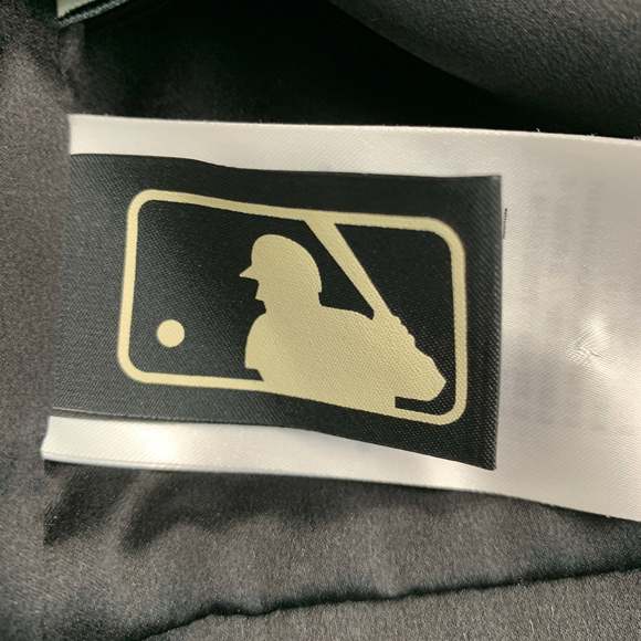 GUCCI MLB Giants Fall 2018 Black Multi Color Polyamide Embellishment Jacket - Picture 9 of 15